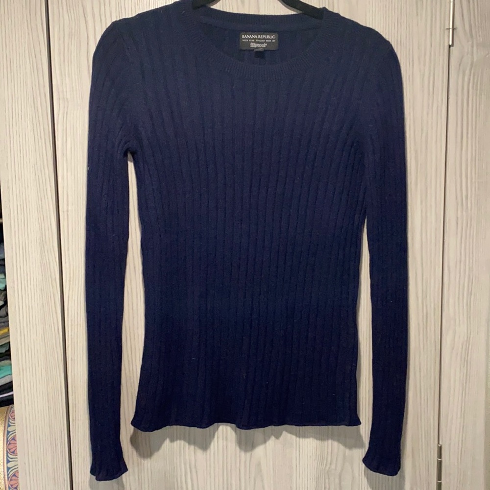 Banana republic navy merino wool sweater